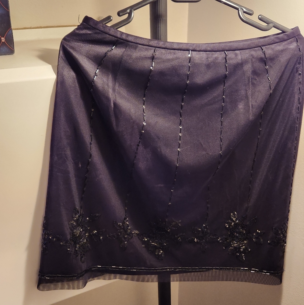 RETRO ANN TAYLOR BLACK SKIRT WITH A SHEAR OUTER LINING AND BLACK SEQUINS - SZ 10